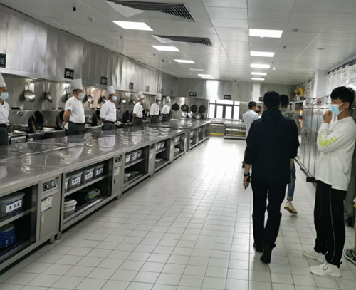 黑龍江省黑河市市場監(jiān)管局 抓好餐飲管理 保障食品安全，讓群眾吃得放心